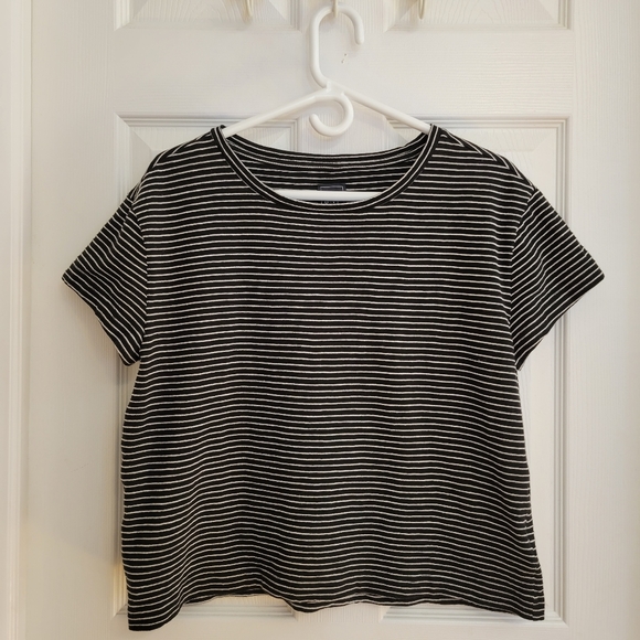 5/$20 Black white striped oversized boxy crewneck tee t-shirt GAP medium - Picture 1 of 4